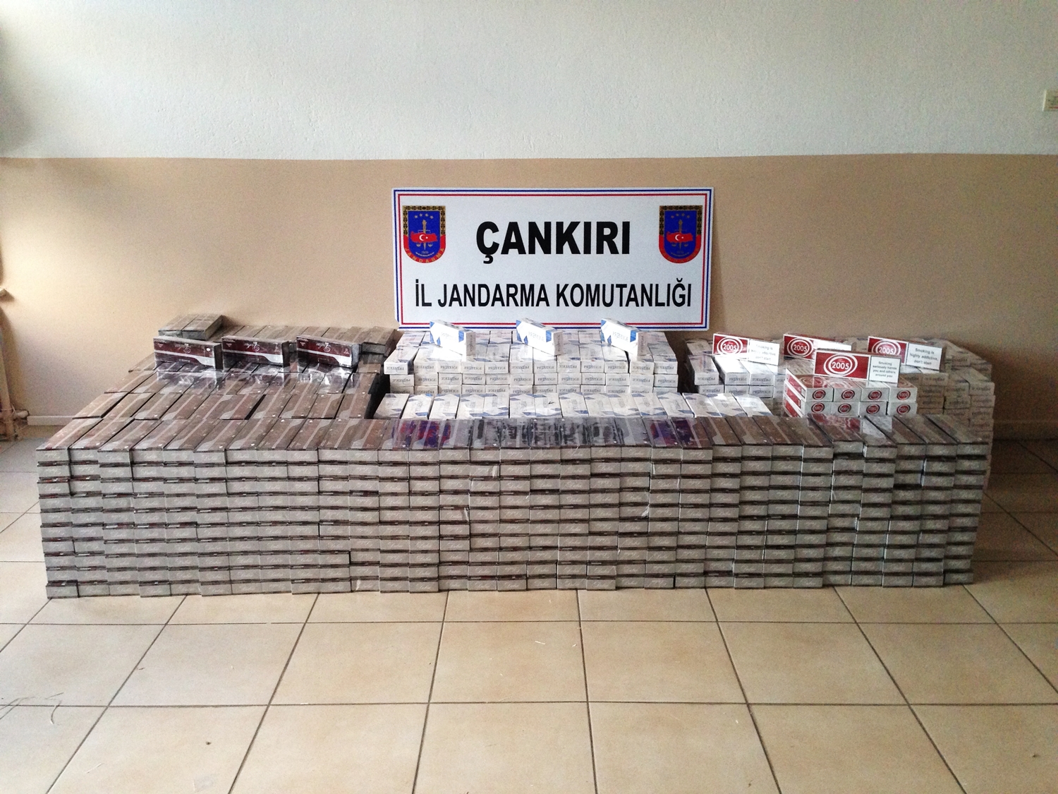 14-bin-200-adet-kacak-sigara-ele-gecirildi-9042