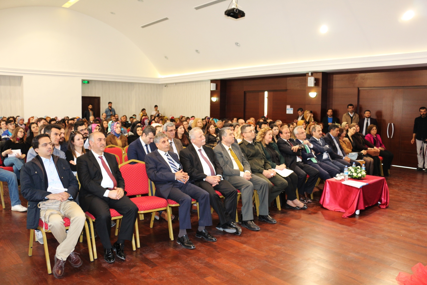 8-mart-dunya-kadinlar-gunu-paneli-gerceklestirildi-6797