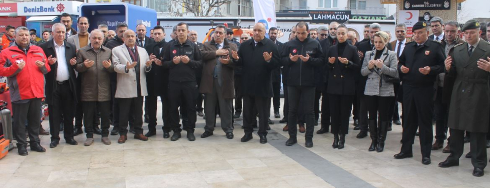 "Afetlerde Omuz Omuza" sergisi açıldı