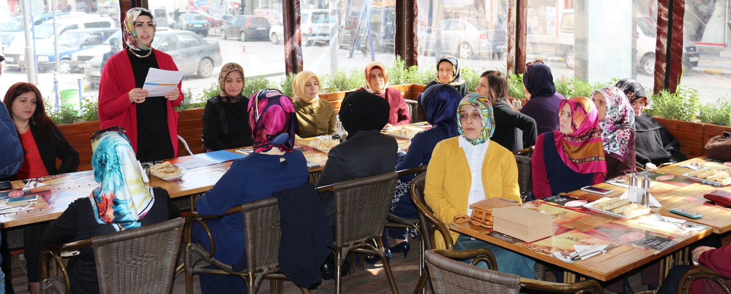 ak-partili-kadinlar-kahvaltida-bulustu-4579