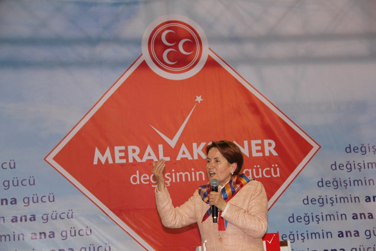 aksener-mhp-li-cankirililarla-bulustu-9177