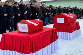 Baba ve oğlu toprağa verildi