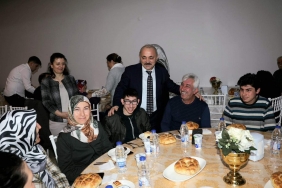 Başkan Esen, engelli vatandaşlar ile iftar yaptı