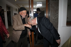 Başkan Esen, huzurevi sakinlerini ağırladı