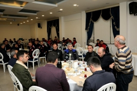 Başkan Esen, ilk sahurunu çalışanları ile birlikte yaptı