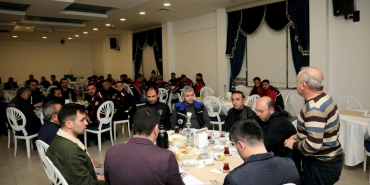 Başkan Esen, ilk sahurunu çalışanları ile birlikte yaptı