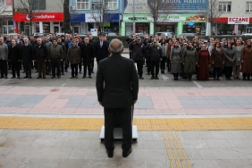 Belediye çalışanları, mesaiye İstiklal Marşı okuyarak başladı
