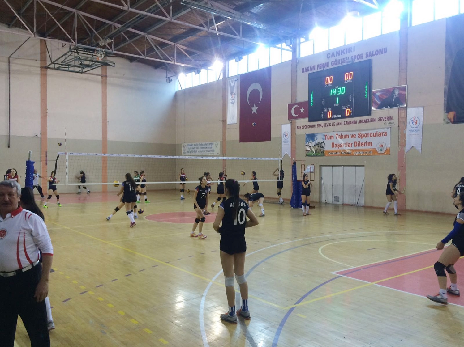 bolgesel-lig-bayanlar-voleybol-turkiye-finali-basladi-4025