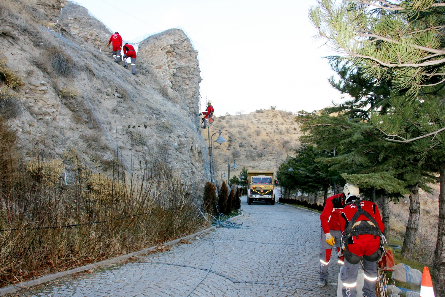 cankiri-kalesinin-tarihi-surlari-saglamlastirildi-4447