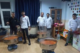 Çankırılı aşçılardan deprem bölgesinde sıcak yemek ikramı