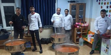 Çankırılı aşçılardan deprem bölgesinde sıcak yemek ikramı