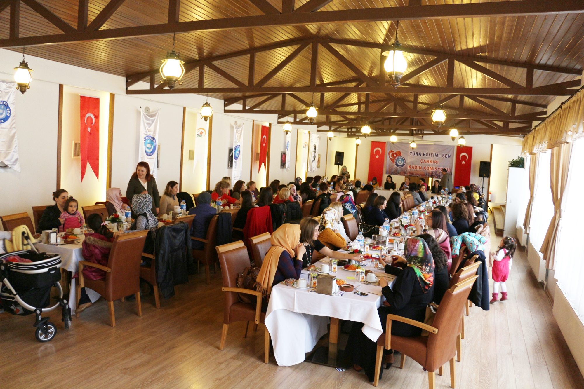 colgecen-nene-hatun-gibi-kahraman-turk-kadinlarinin-torunlariyiz-biz-8486