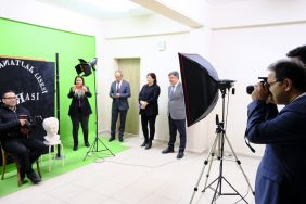 Deklanşöre bu kez Vali Ayaz bastı