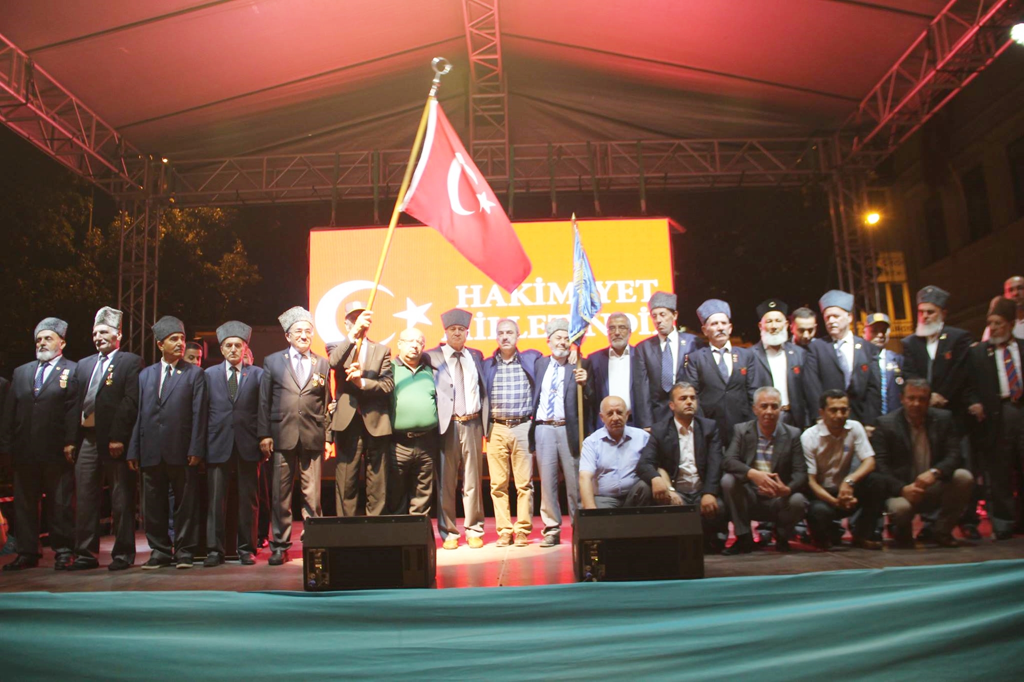 halk-meydanlari-doldurmaya-devam-ediyor-4521