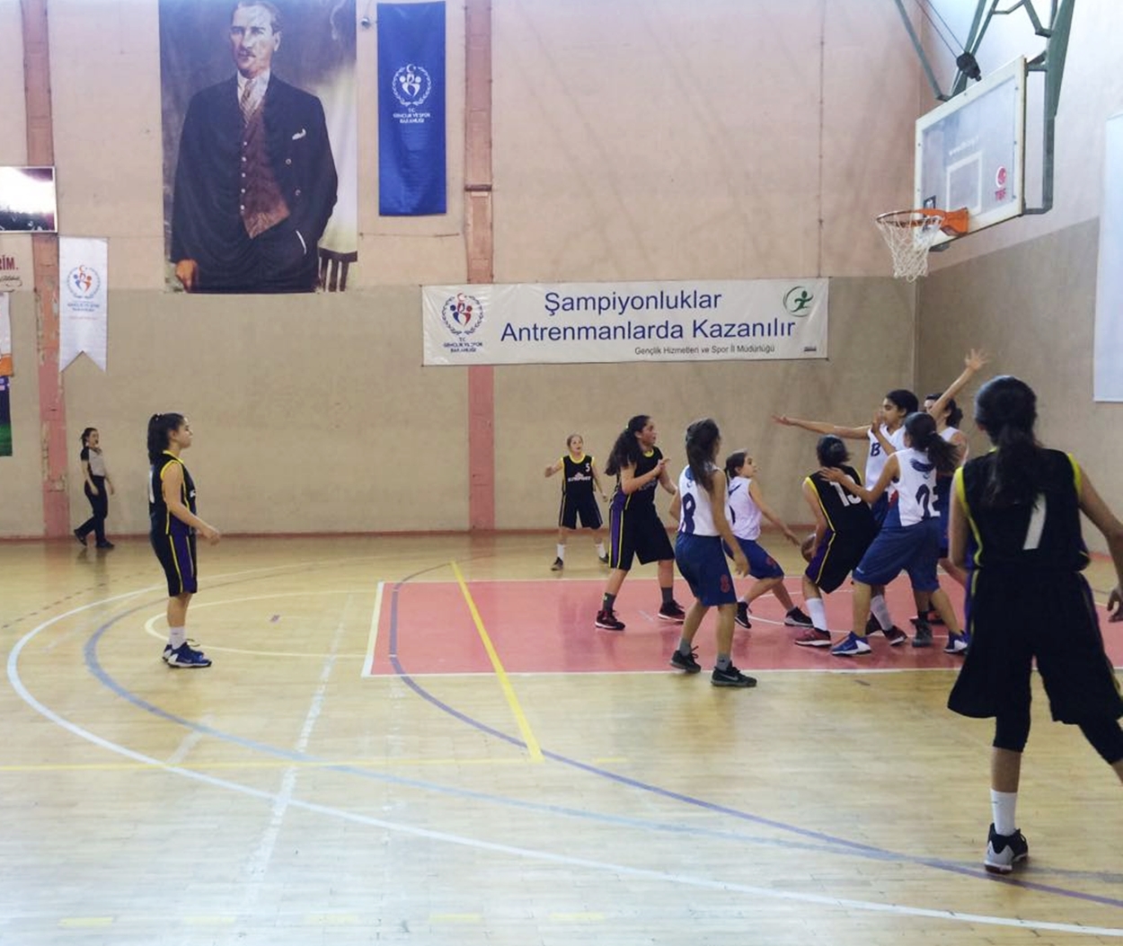 kucukler-basketbol-turkiye-birinciligi-musabakalari-devam-ediyor-9367