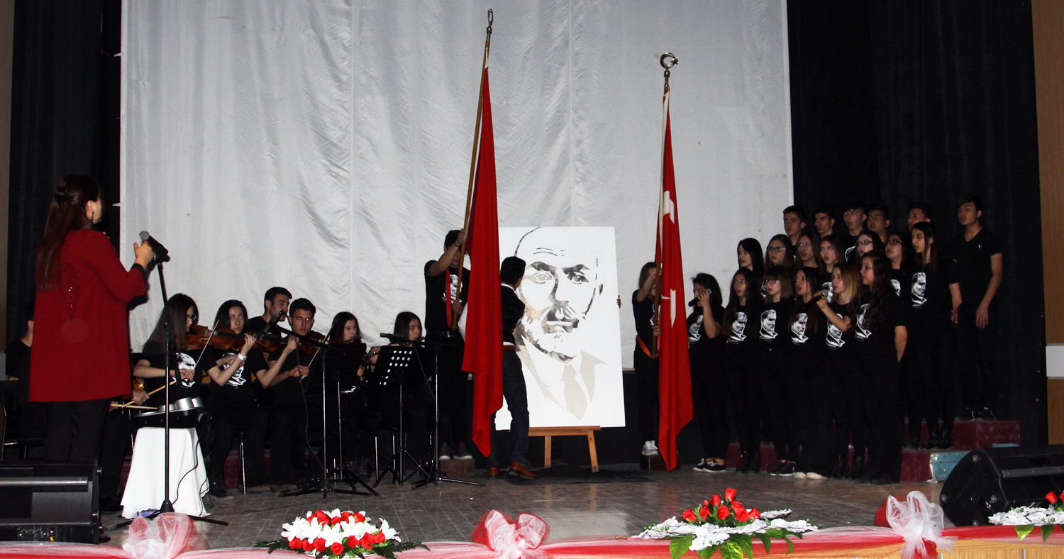 meydaneri-senden-bize-ogle-bir-nesil-kaldi-ki-15-temmuz-da-ayni-yurek-yanginiyla-durdu-genclik-tanklarin-karsisinda-857