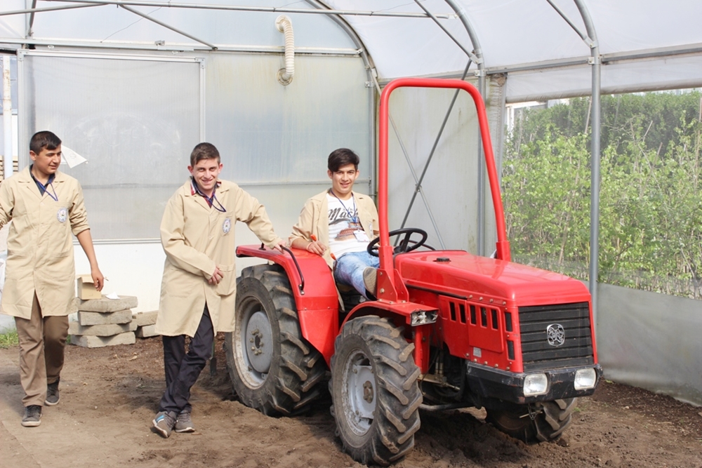 ogrenciler-almanya-ve-macaristan-da-staj-yapiyorlar-7738