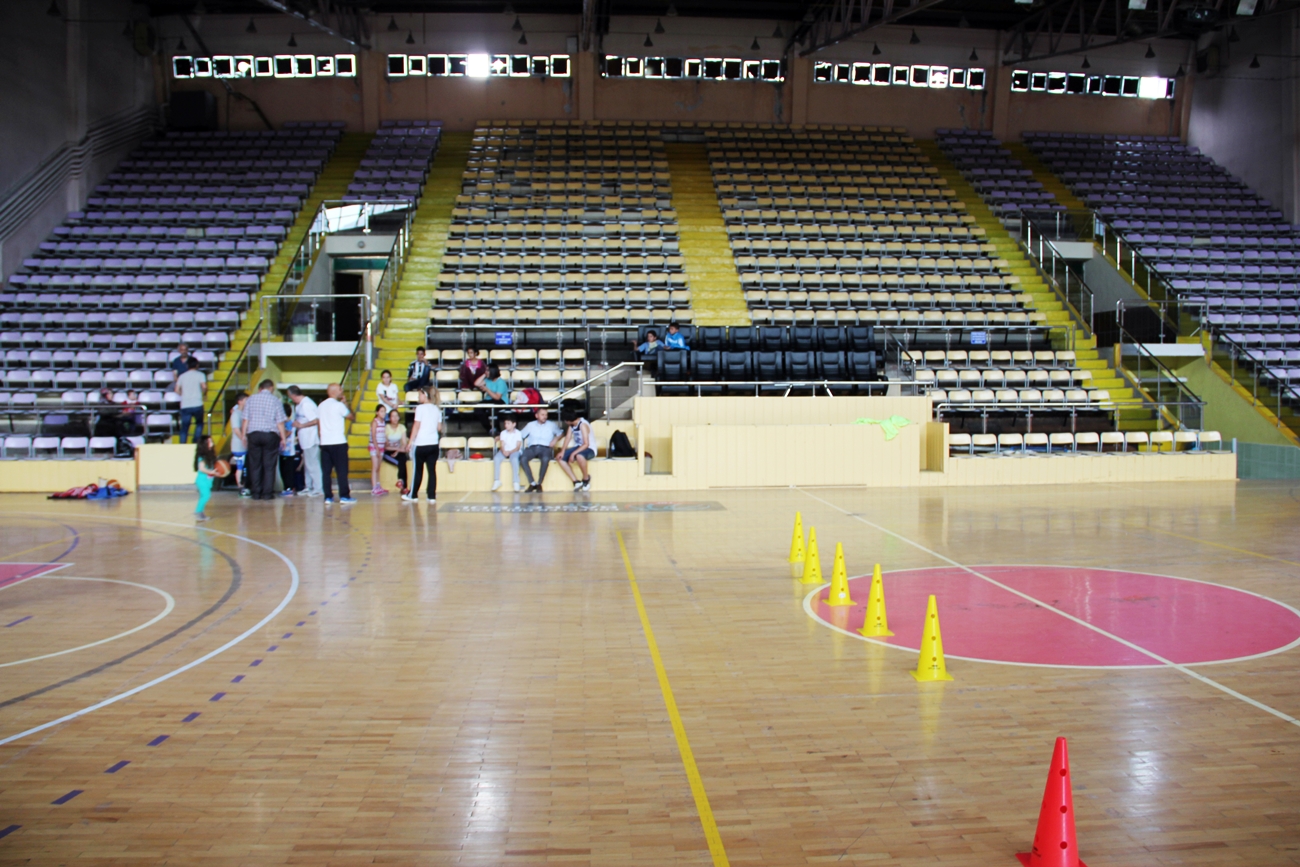 programlar-iptal-oldu-bayraklar-yariya-indi-5112