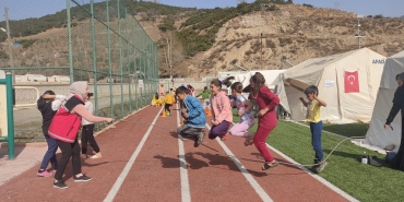 Psikososyal destek ekibi, deprem bölgesinde görevini sürdürüyor