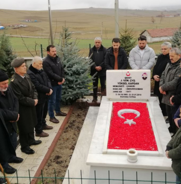 Şehit Kapdan, kabri başında dualarla anıldı