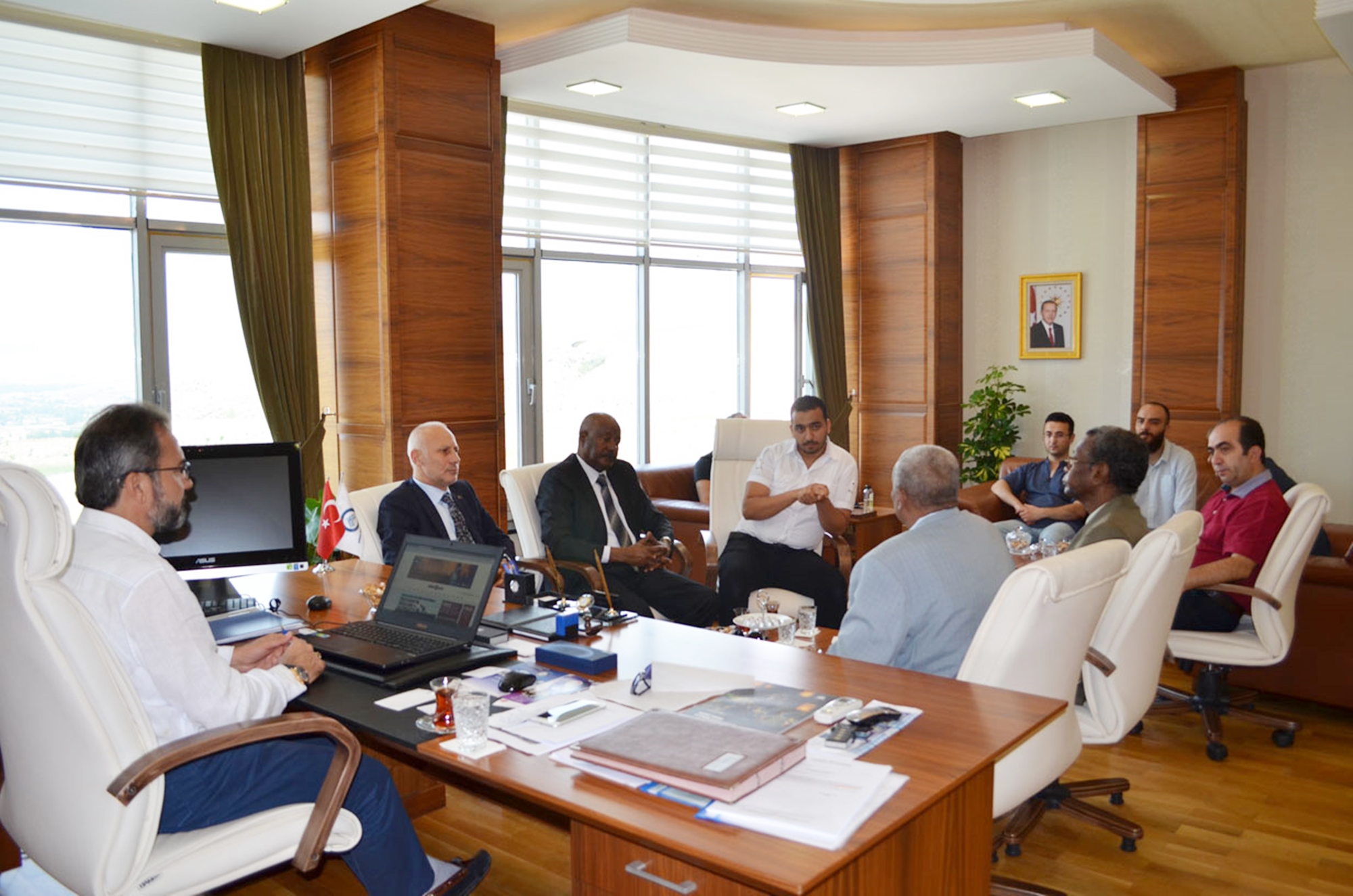 sudan-heyeti-rektor-aydinli-yi-ziyaret-etti-7238