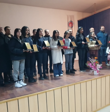 TÜRKAV, öğrencileri ödüllendirdi