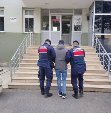 Uyuşturucudan 2 kişi yakalandı