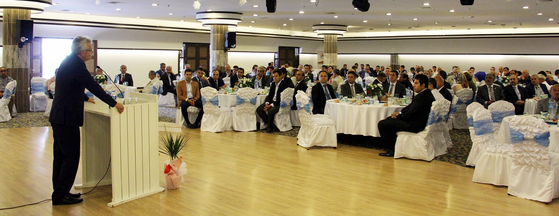 vali-vahdettin-ozcan-onuruna-yemek-tertiplendi-2352