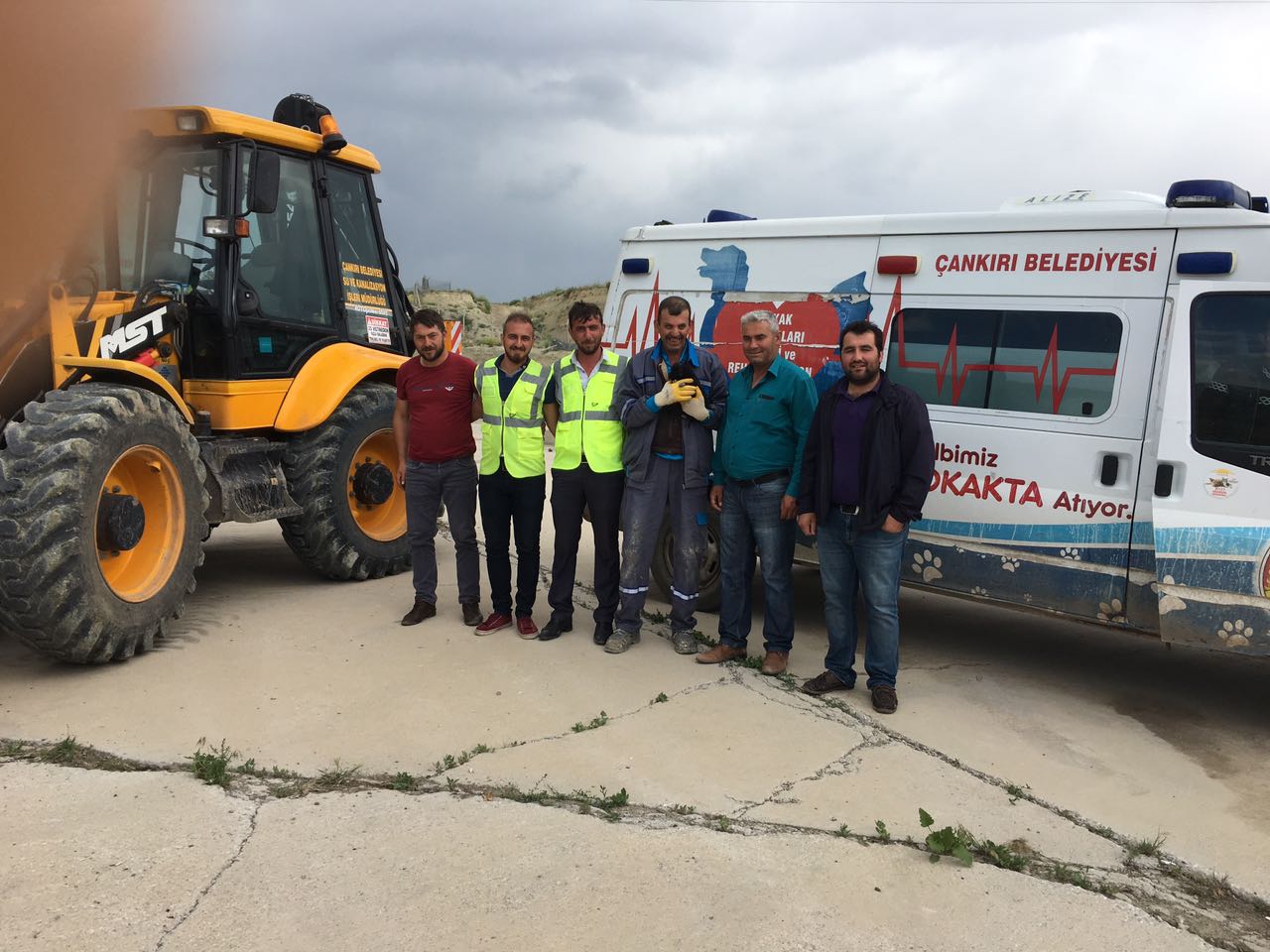 yavru-kopek-belediye-ekiplerince-kurtarildi-7120
