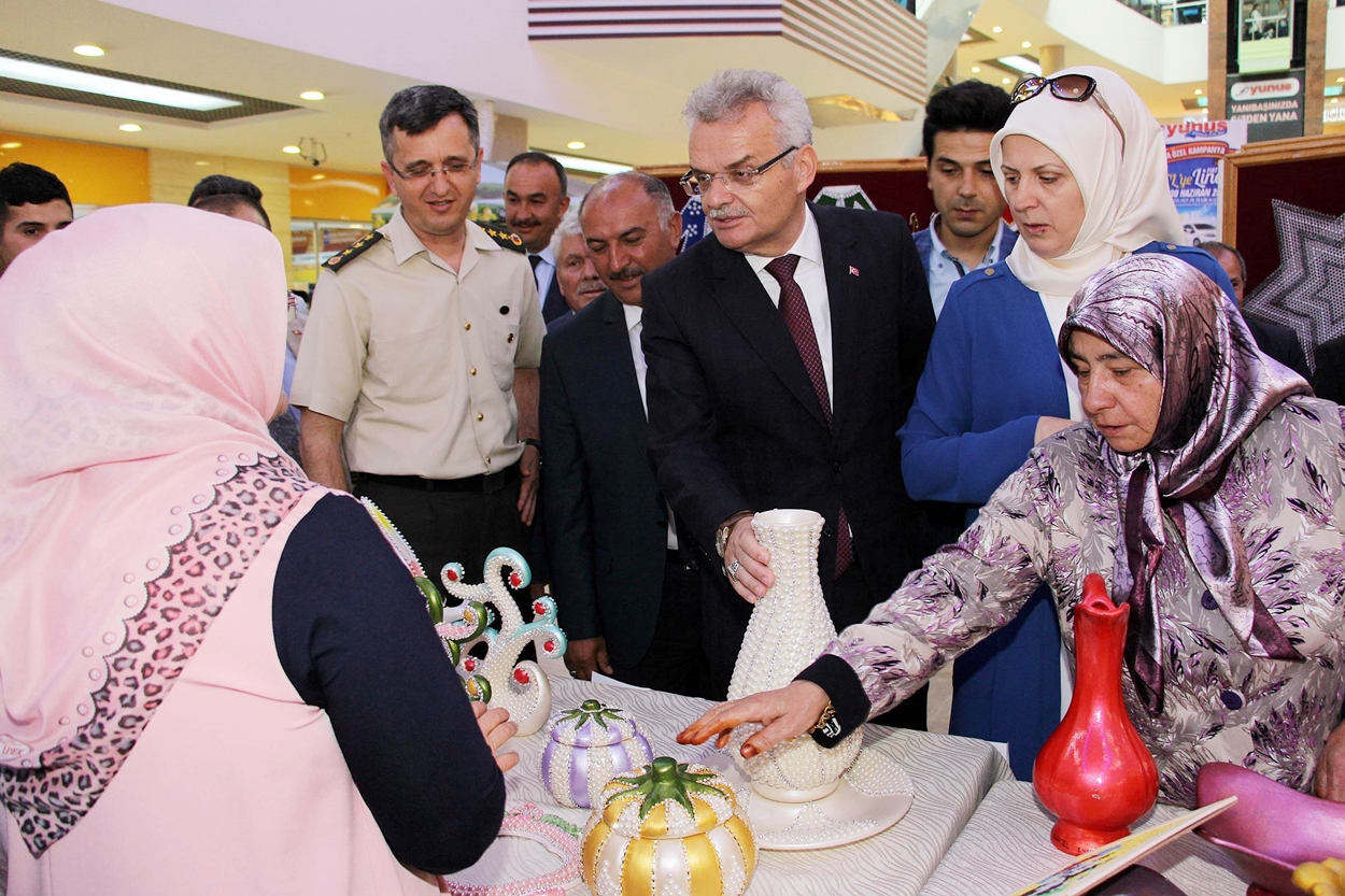 yeseren-umutlar-sergisi-acildi-7178